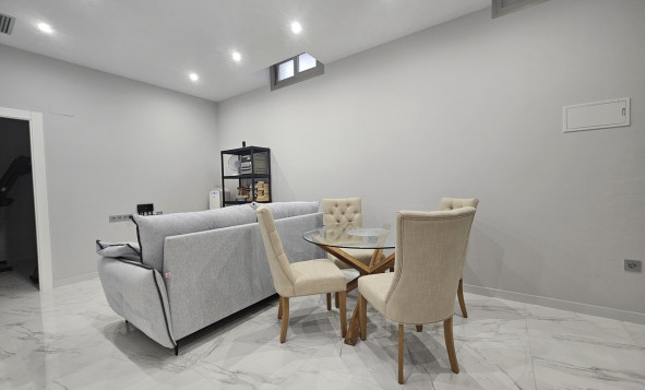 Herverkoop - 3. Halfvrijstaand huis - Villamartin - Costa Blanca Zuid