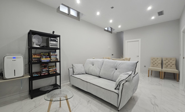 Herverkoop - 3. Halfvrijstaand huis - Villamartin - Costa Blanca Zuid