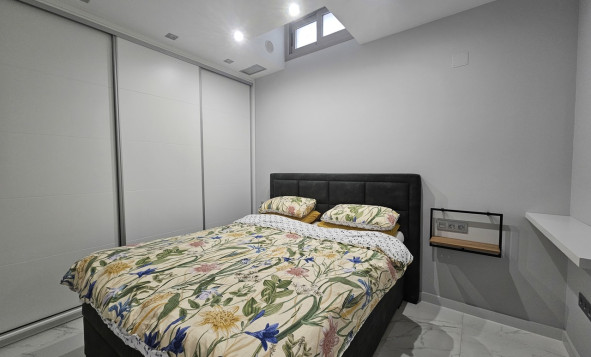 Herverkoop - 3. Halfvrijstaand huis - Villamartin - Costa Blanca Zuid