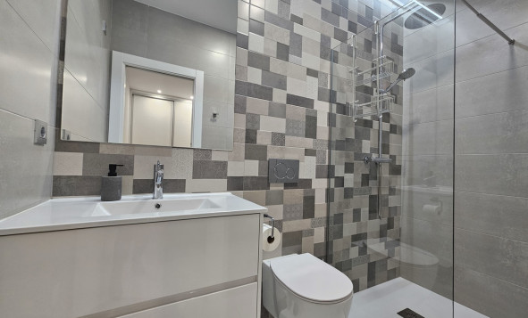 Herverkoop - 3. Halfvrijstaand huis - Villamartin - Costa Blanca Zuid