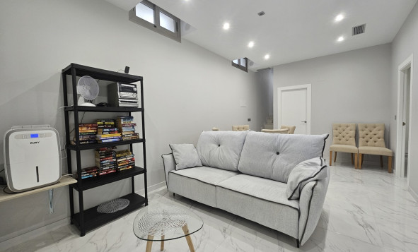 Herverkoop - 3. Halfvrijstaand huis - Villamartin - Costa Blanca Zuid