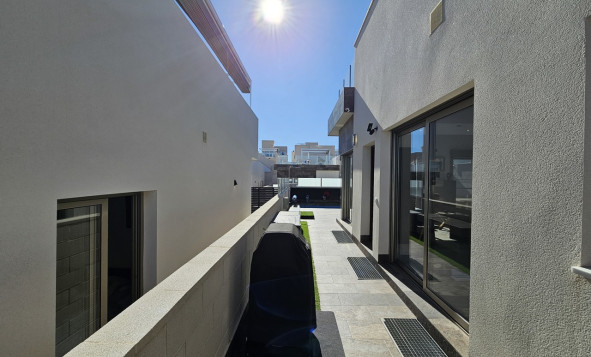 Herverkoop - 3. Halfvrijstaand huis - Villamartin - Costa Blanca Zuid