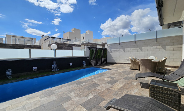 Herverkoop - 3. Halfvrijstaand huis - Villamartin - Costa Blanca Zuid