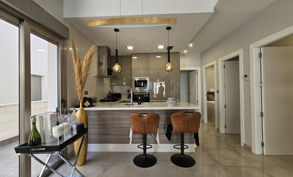 Herverkoop - 3. Halfvrijstaand huis - Villamartin - Costa Blanca Zuid