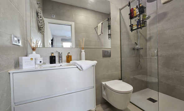 Herverkoop - 3. Halfvrijstaand huis - Villamartin - Costa Blanca Zuid