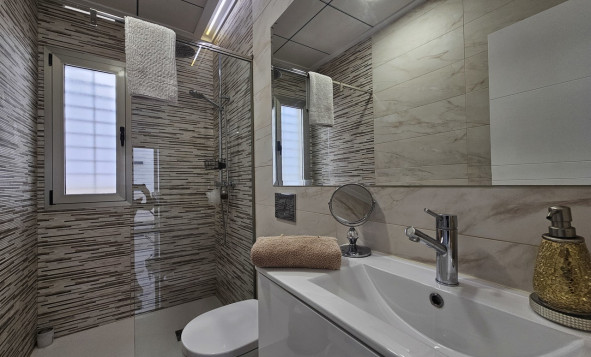 Herverkoop - 3. Halfvrijstaand huis - Villamartin - Costa Blanca Zuid