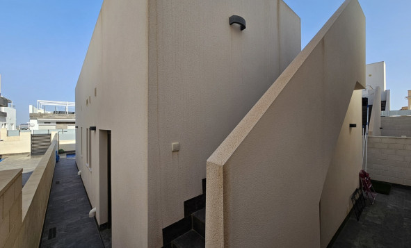 Herverkoop - 3. Halfvrijstaand huis - Villamartin - Costa Blanca Zuid