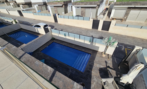 Herverkoop - 3. Halfvrijstaand huis - Villamartin - Costa Blanca Zuid