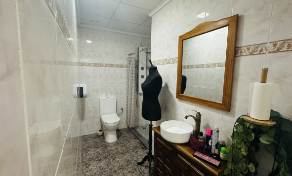 Herverkoop - Commercieel vastgoed - Torrevieja - Costa Blanca Zuid