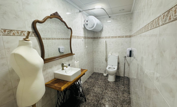 Herverkoop - Commercieel vastgoed - Torrevieja - Costa Blanca Zuid