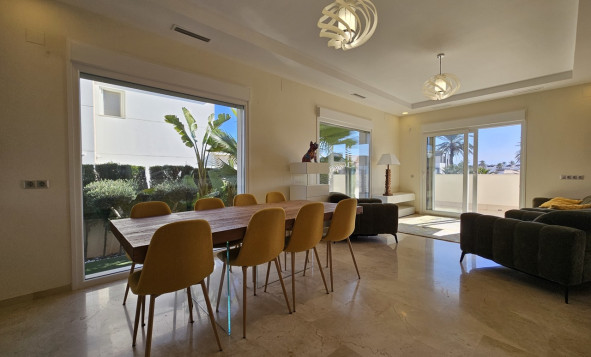 Resale - 3. Semi-detached house - La Zenia - Costa Blanca South