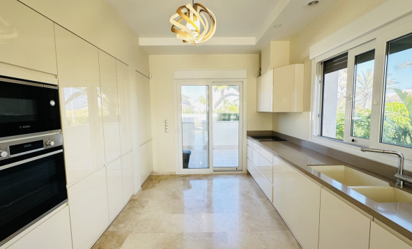 Resale - 3. Semi-detached house - La Zenia - Costa Blanca South