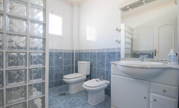 Herverkoop - 3. Halfvrijstaand huis - La Zenia - Costa Blanca Zuid