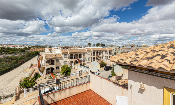 Herverkoop - 3. Halfvrijstaand huis - La Zenia - Costa Blanca Zuid