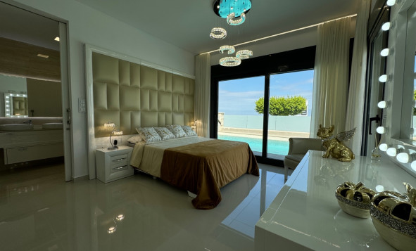 Reventa - 3. Casa pareada - San Miguel de Salinas - Costa Blanca Sur