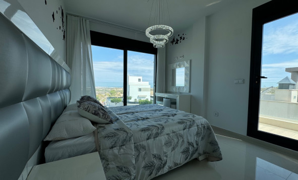 Reventa - 3. Casa pareada - San Miguel de Salinas - Costa Blanca Sur
