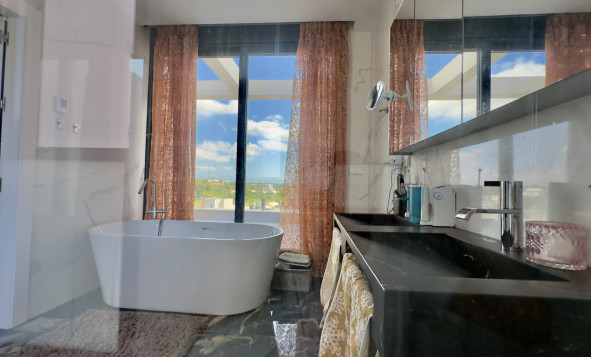 Herverkoop - 3. Halfvrijstaand huis - Las Colinas Golf and Country Club - Costa Blanca Zuid