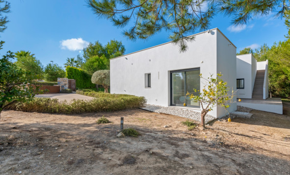 Herverkoop - 3. Halfvrijstaand huis - Las Colinas Golf and Country Club - Costa Blanca Zuid