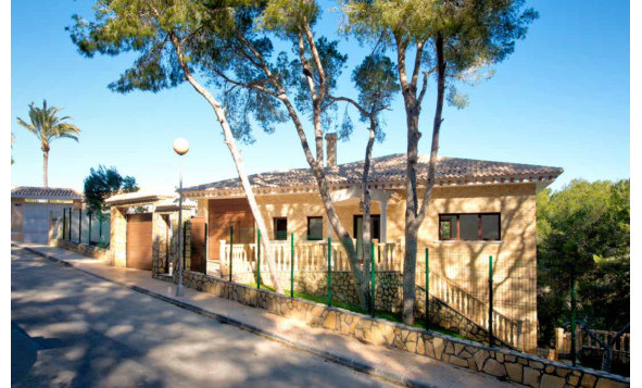 Resale - Villa - Dehesa de Campoamor - Orihuela Costa