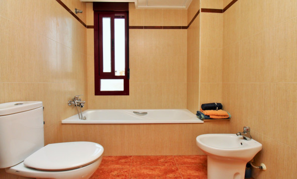 Herverkoop - 2. Town house / tussenwoning - Los Desamparados - Costa Blanca Zuid