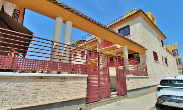 Herverkoop - 2. Town house / tussenwoning - Los Desamparados - Costa Blanca Zuid