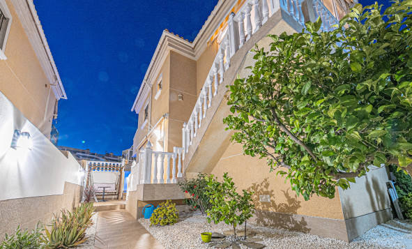 Herverkoop - 3. Halfvrijstaand huis - Villamartin - Costa Blanca Zuid