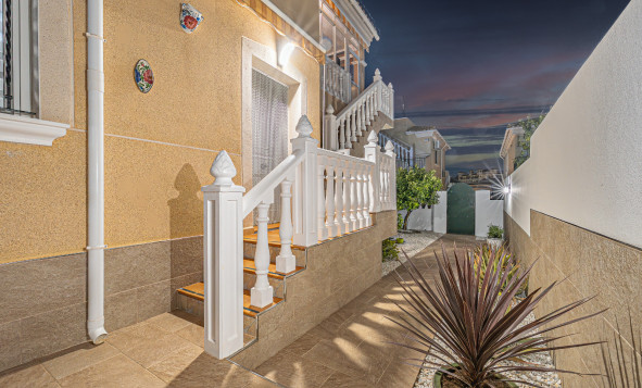 Herverkoop - 3. Halfvrijstaand huis - Villamartin - Costa Blanca Zuid