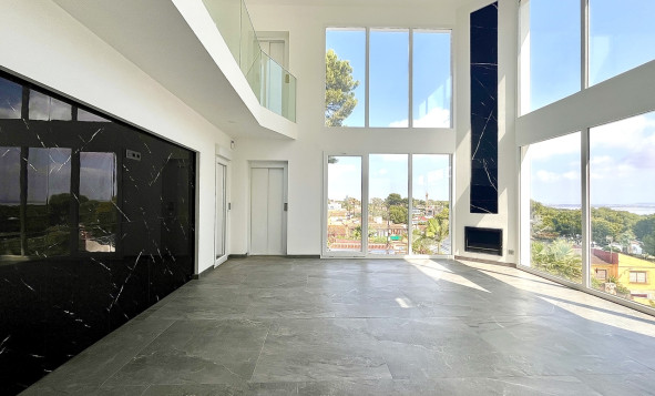 Herverkoop - 3. Halfvrijstaand huis - Los Balcones - Costa Blanca Zuid