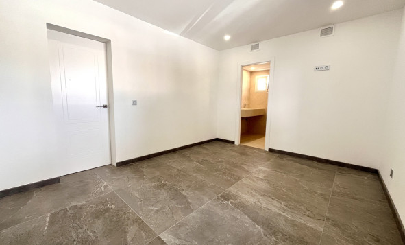 Herverkoop - 3. Halfvrijstaand huis - Los Balcones - Costa Blanca Zuid