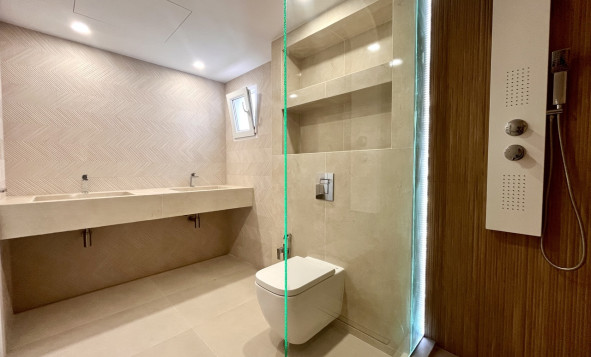 Herverkoop - 3. Halfvrijstaand huis - Los Balcones - Costa Blanca Zuid