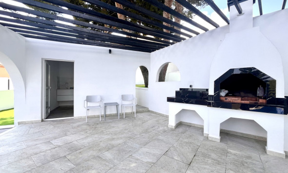 Herverkoop - 3. Halfvrijstaand huis - Los Balcones - Costa Blanca Zuid