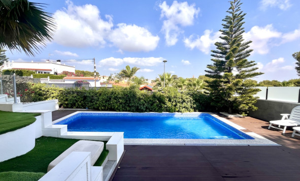 Herverkoop - 3. Halfvrijstaand huis - Los Balcones - Costa Blanca Zuid