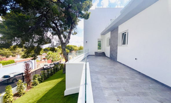 Herverkoop - 3. Halfvrijstaand huis - Los Balcones - Costa Blanca Zuid