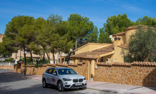 Herverkoop - 3. Halfvrijstaand huis - Villamartin - Costa Blanca Zuid