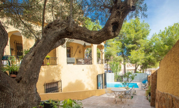 Herverkoop - 3. Halfvrijstaand huis - Villamartin - Costa Blanca Zuid