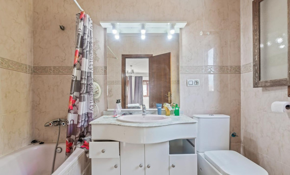 Herverkoop - 3. Halfvrijstaand huis - Villamartin - Costa Blanca Zuid