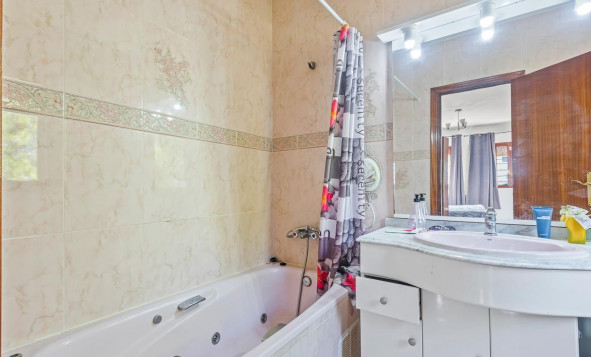 Herverkoop - 3. Halfvrijstaand huis - Villamartin - Costa Blanca Zuid