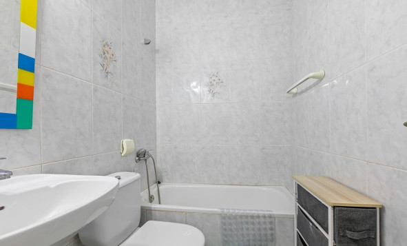 Herverkoop - 3. Halfvrijstaand huis - Villamartin - Costa Blanca Zuid