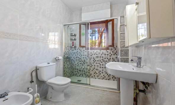 Herverkoop - 3. Halfvrijstaand huis - Villamartin - Costa Blanca Zuid