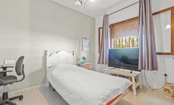 Herverkoop - 3. Halfvrijstaand huis - Villamartin - Costa Blanca Zuid