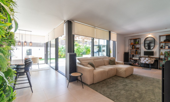 Herverkoop - 3. Halfvrijstaand huis - Torrevieja - Costa Blanca Zuid