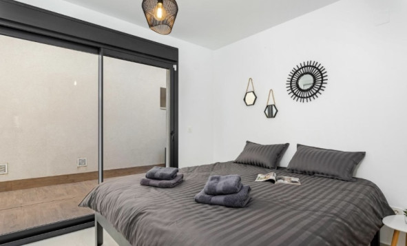 Herverkoop - 3. Halfvrijstaand huis - San Miguel de Salinas - Costa Blanca Zuid