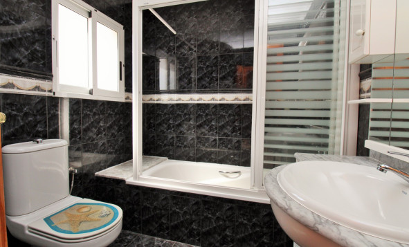 Herverkoop - Commercieel vastgoed - Villamartin - Costa Blanca Zuid