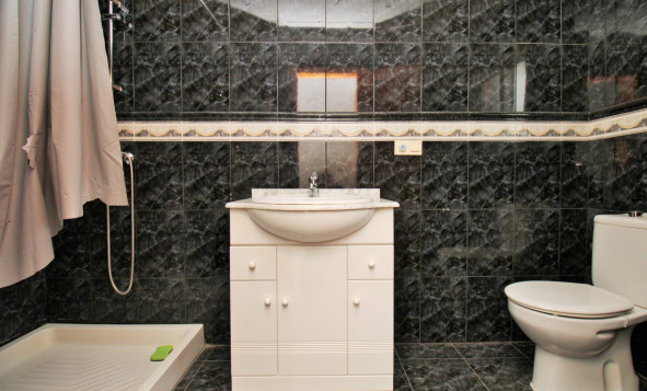 Herverkoop - Commercieel vastgoed - Villamartin - Costa Blanca Zuid