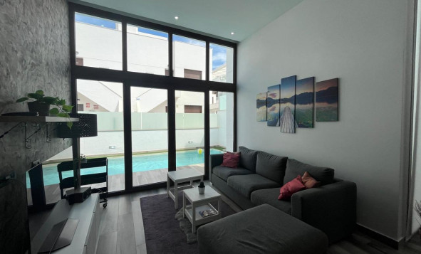 Herverkoop - 3. Halfvrijstaand huis - Los Balcones - Costa Blanca Zuid