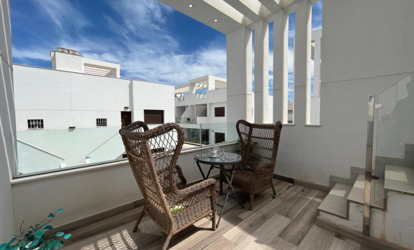 Herverkoop - 3. Halfvrijstaand huis - Los Balcones - Costa Blanca Zuid