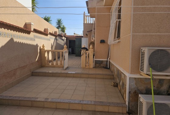 Resale - 4. House - Detached Villa - Rojales