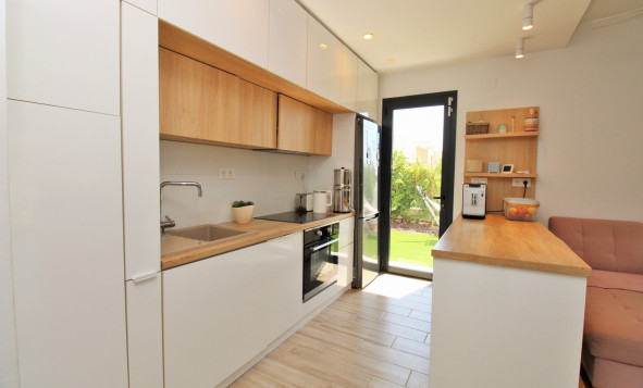 Herverkoop - 3. Halfvrijstaand huis - La Zenia - Costa Blanca Zuid