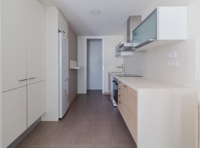 Appartement · Herverkoop - Los Arenales del Sol · Costa Blanca South · Spanje