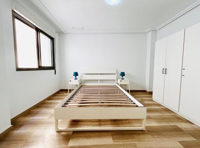 Appartement · Herverkoop - Santa Pola · Alicante · Spanje